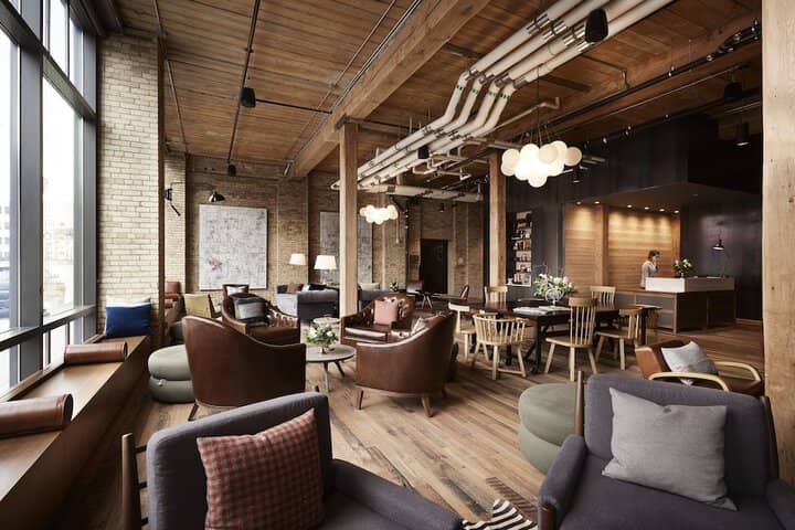 Lobby lounge